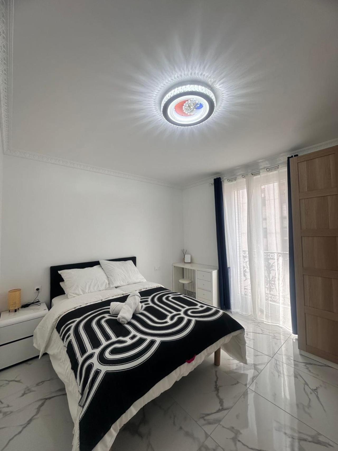 Superbe Appartement Renove Au Coeur De La Capitale Paris Exterior photo