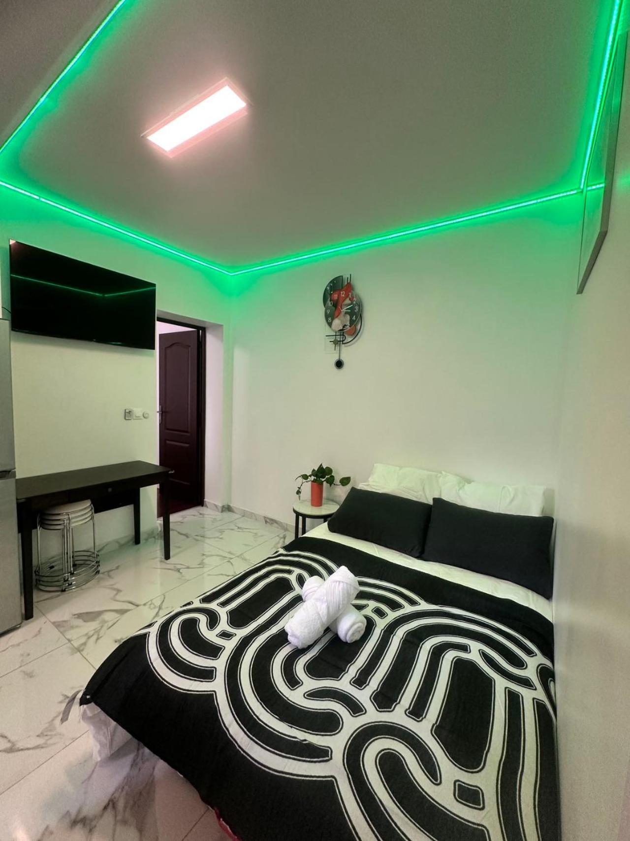 Superbe Appartement Renove Au Coeur De La Capitale Paris Exterior photo